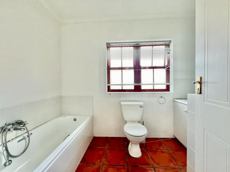 8 Bedroom Property for Sale in Hout Bay Western Cape